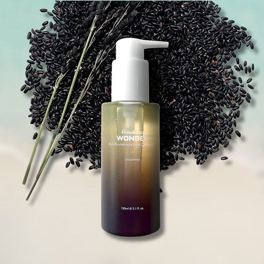 HaruHaru Wonder Black Rice Moisture Deep Cleansing Oil 150 ml, fekete rizs szemekkel körülvéve – antioxidánsokban gazdag koreai arctisztító olaj.